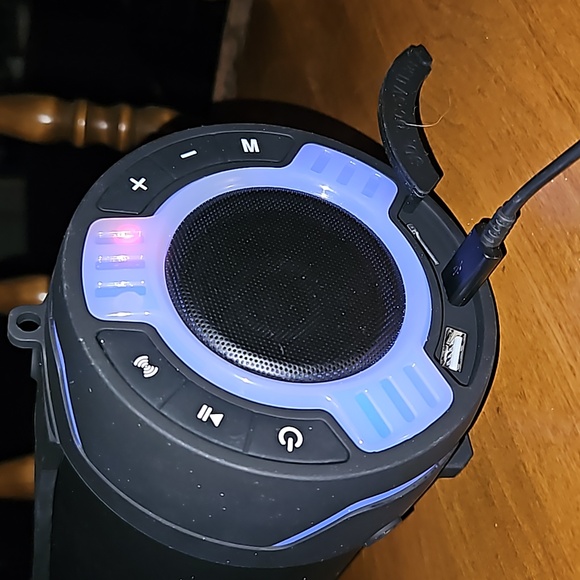 Boss audio systems  bluetooth speaker - Picture 4 of 4